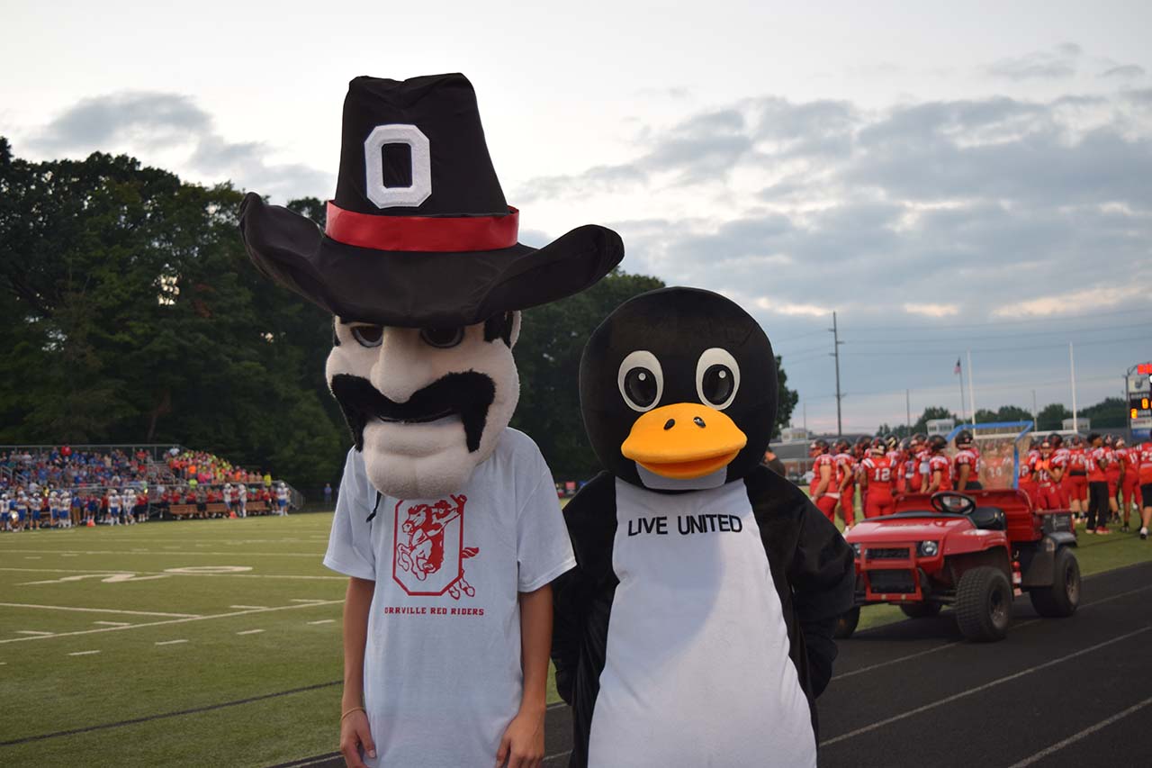 Rowdy & Percy pose before their 2nd Annual Halftime Race